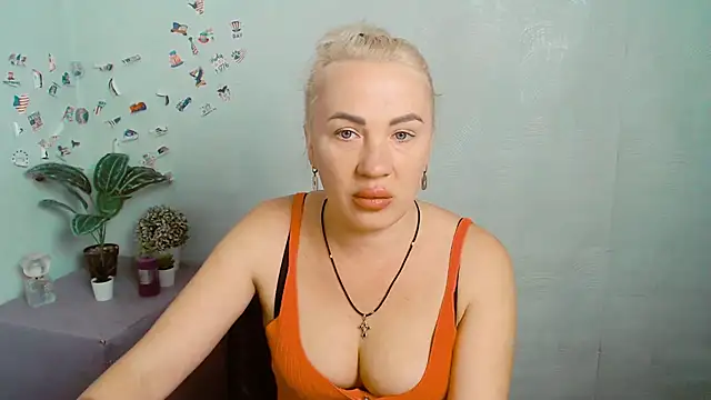 XXX chat uživo modela LilaCandy6