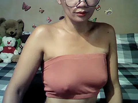 Chatroom XXX en direct de Mia_Rein