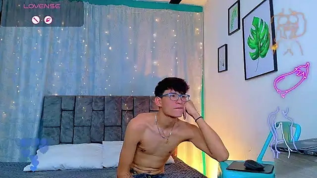 NicolasTorrez 即時 XXX 聊天