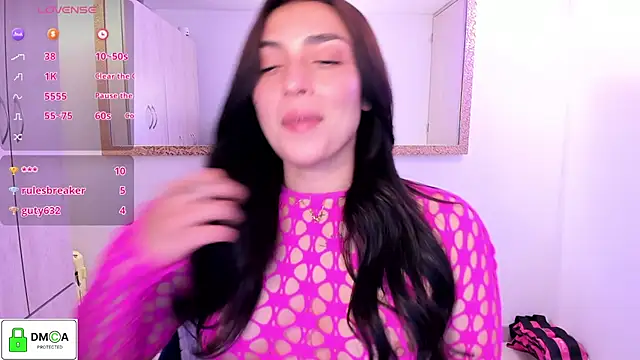 Chat +18 de EricaVanderhill ao vivo