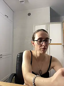 MartiniiSelenna's Live XXX Chat