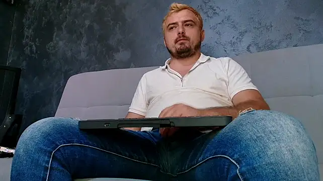 Chat +18 de CLOUDYMarkWayne ao vivo