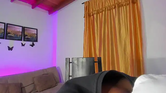 Vlad__night Adlı Modelin Canlı XXX Sohbeti