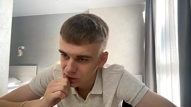 SoloFuryn Live XXX chat
