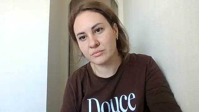XXX chat uživo modela MeadowEyes