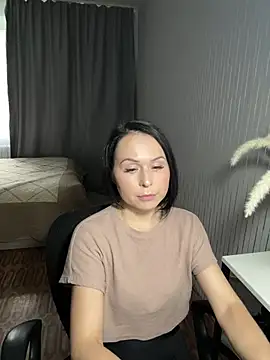 Hopefully_ Adlı Modelin Canlı XXX Sohbeti