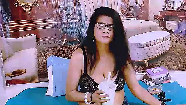 Онлайн чат XXX IndianAllure