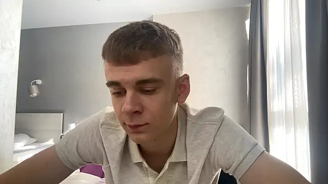 SoloFury 라이브 XXX 채팅