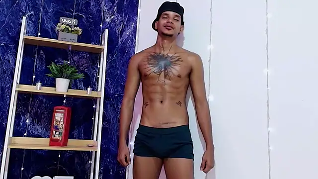 XXX chat uživo modela kai_storm77