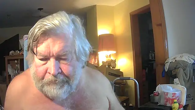 bear8624 Live XXX Chat
