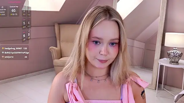 ElaraVance live XXX chat