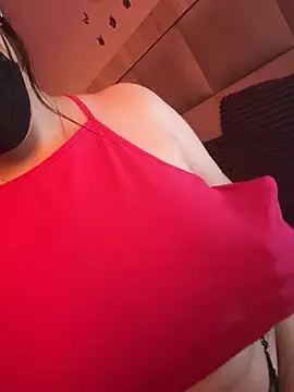 YaraQueen XXX чат н а живо
