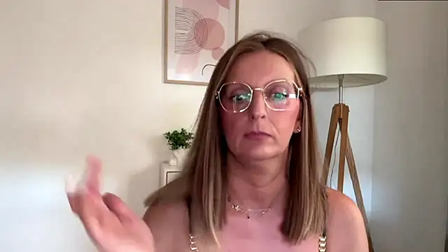 HornyJudith Live XXX-Chat