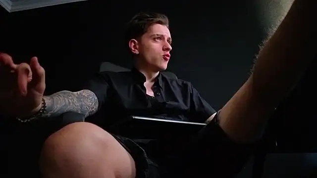 Chat +18 de FelixStarkk ao vivo