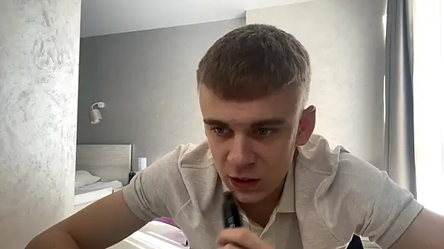 XXX chat uživo modela SoloFury
