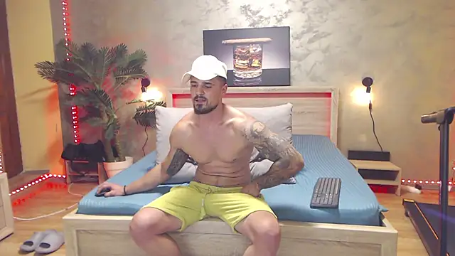 Tiberius_hunk live XXX chat