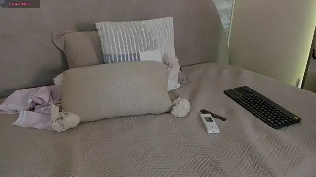 Baby_Wardwell_'s Live XXX Chat