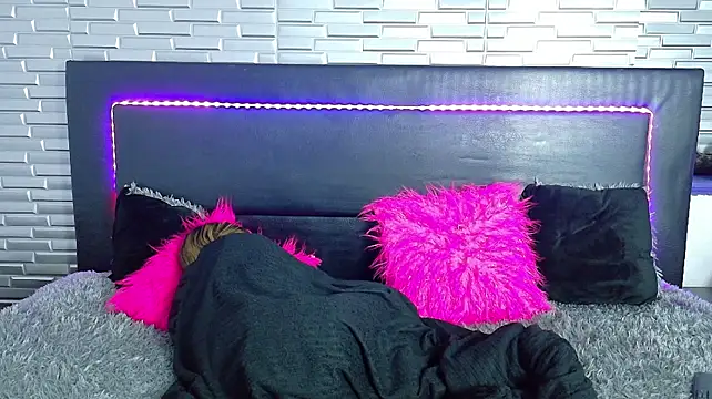 Živý XXX chat SeraphynLuxora