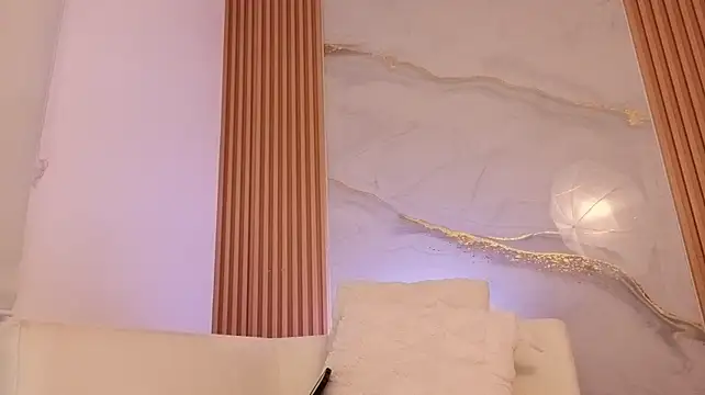 צ'אט XXX בשידור חי של mia_2406_