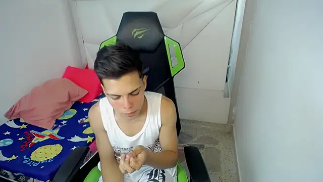 Chat XXX ao vivo de RyanFlirty