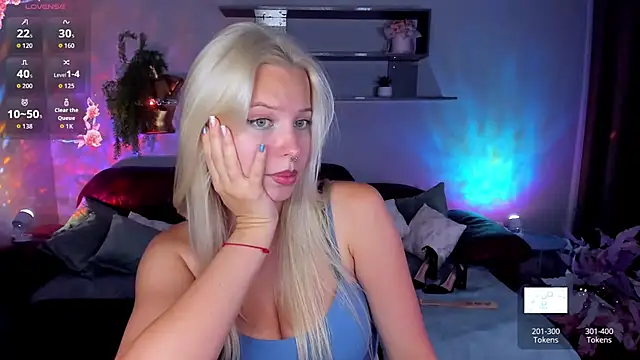 צ'אט XXX בשידור חי של AliceJuly