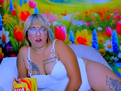 indianroxy élő XXX-chatje