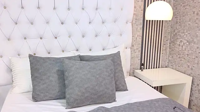 VioletSweetts – Naživo XXX chat