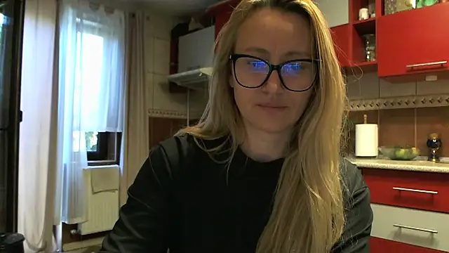 Nataly_Rosy Adlı Modelin Canlı XXX Sohbeti