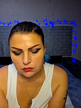 kataleya94 Adlı Modelin Canlı XXX Sohbeti