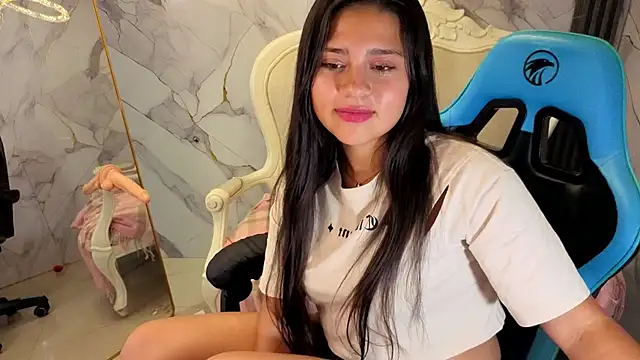 Emilia_love_a Live XXX-Chat