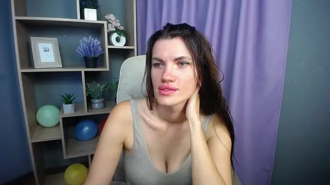 MilaLoona Chat XXX live