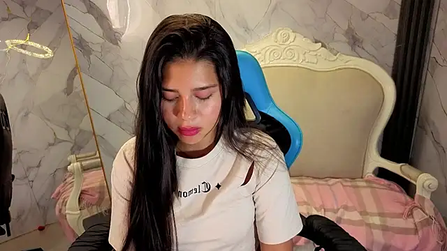 Emilia_love_a 现场XXX聊天