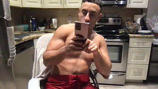 BigGuyMuscle élő XXX-chatje