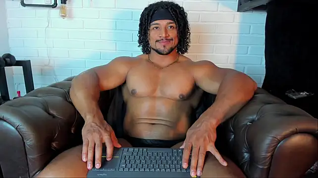 Chatroom XXX en direct de MikeEstevess