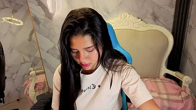 Emilia_love_a: απευθείας συνομιλία ΧΧΧ