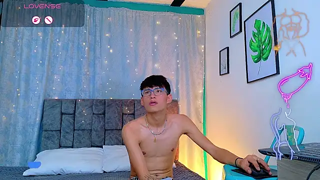 Chatroom XXX en direct de NicolasTorrez