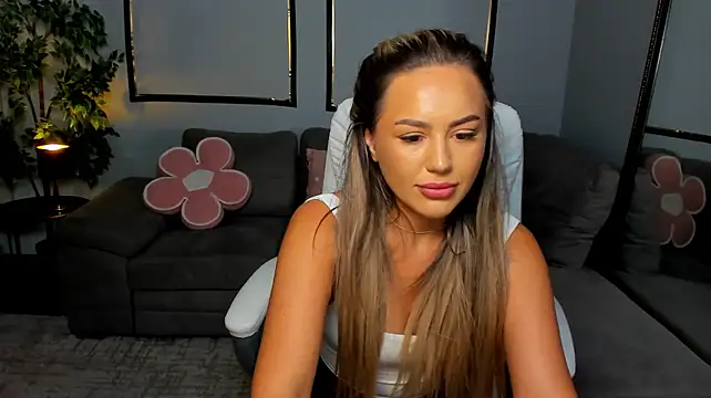 BarbieDoll13 Chat XXX live