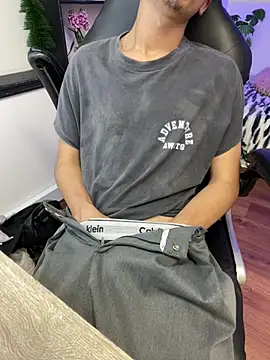 Benji23_ – Naživo XXX chat