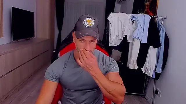 دردشة MarisMuscle الجنسية المباشرة