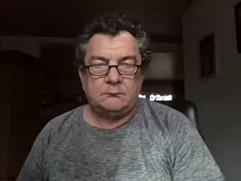 Nobbie444 live XXX chat