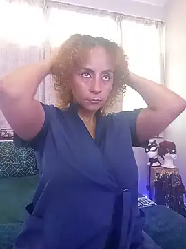 LaReineCleo XXX чат на живо