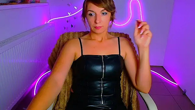 Chatroom XXX en direct de Lana_Foxyy