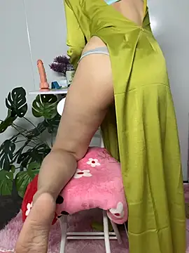 Nana-19 Webcam Show