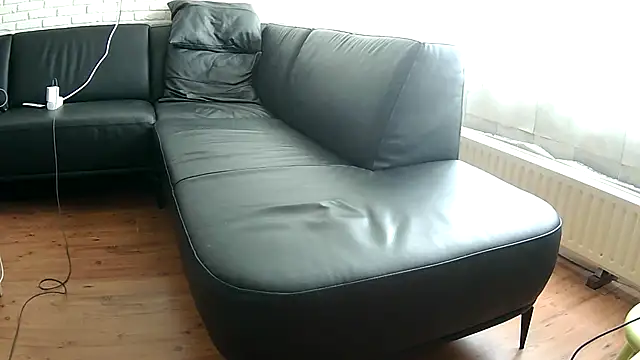 buffaloleather élő XXX-chatje