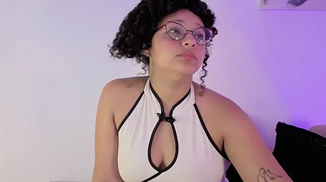 Dakota_nova00 élő XXX-chatje