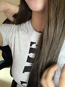 Yiyina_17 Chat XXX in diretta