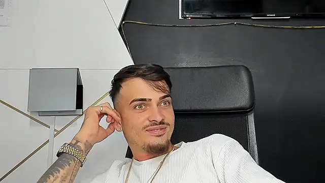 BrandonTate Adlı Modelin Canlı XXX Sohbeti