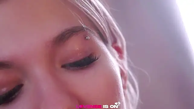 CammyYoula Adlı Modelin Canlı XXX Sohbeti