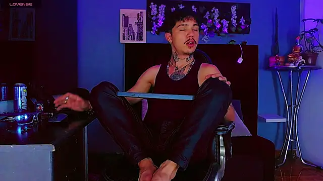 HannibalLester's Live XXX Chat