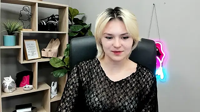 SweetLilyxo: онлайн-секс-чат